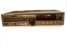 LETTORE MASTERIZZATORE TASCAM