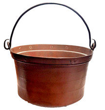Antica pentola (paiolo) in