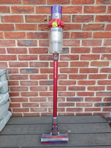 Dyson cyclone v10 total - dyson, clean