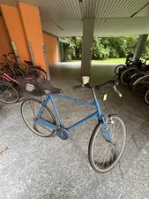 bicicletta usata da uomo a Milano - va sostituito un pedale 
