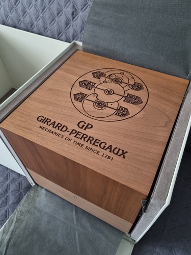 Rare box girard perregaux - box,