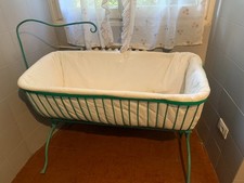 culla d'epoca restaurata, con cuscineria nuova, usata pochissimo