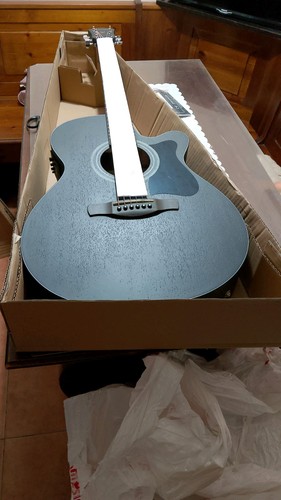Chitarra acustica nera - , 6