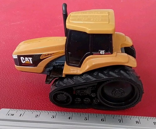 Modellino trattore cingolato