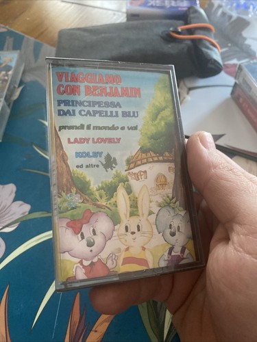 Viaggiamo con benjamin - benjamin, sigle