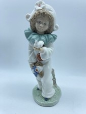 Nao by Lladro statuina in