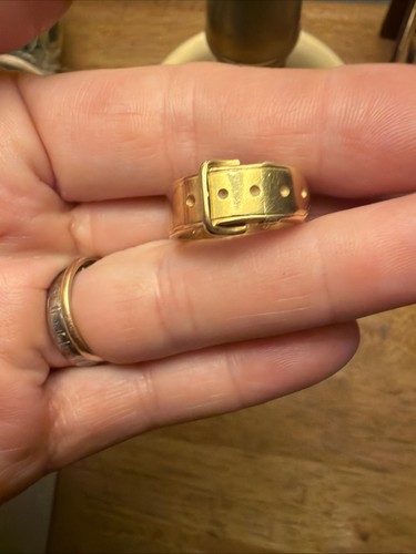 Anello vittoriano fibbia oro