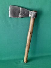 ANTICA ASCIA SCURE ACCETTA IN FERRO BATTUTO CON MANICO IN LEGNO. CA58