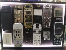 Quadro cornice da collezione componenti Nokia 3310. Vintage per collezionisti.