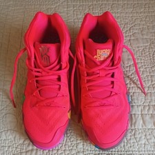 NIKE Kyrie 4 x Lucky Charms