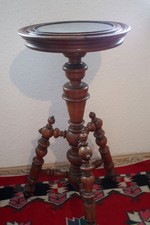 Raro tavolino Gründerzeit con
