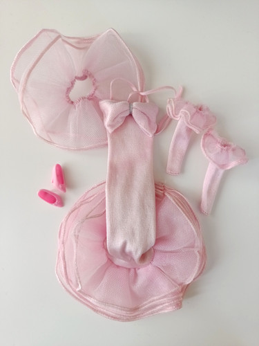 Tenue poupée barbie perfume - tenue,