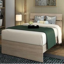 Letto matrimoniale in legno