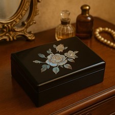 Antica Scatola Giapponese Laccata Nera Con Intarsi Madreperla Floreali