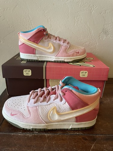 Nike dunk mid social status - nike,