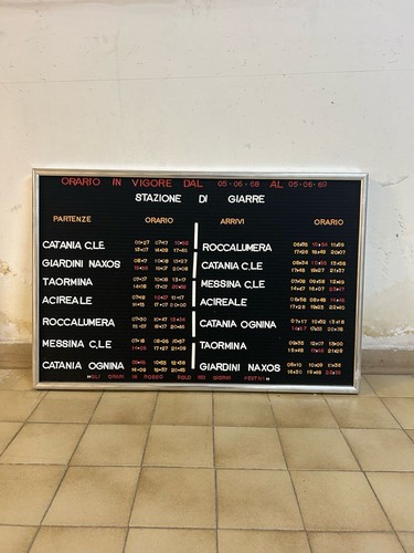 Tabellone orario ferroviario - ,