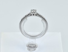 Anello solitario con diamanti