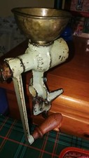 Antico Macinino di semi di