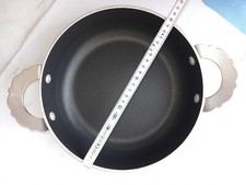 Set di 3 pentole Alessi serie Dressed: padella, casseruola, bistecchiera