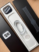 Apple Watch Nike Series 7 (GPS) 45mm Alluminio Mezzanotte - Graffi -