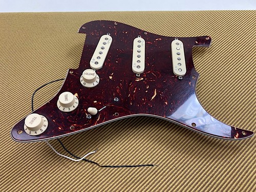 Fender deluxe strat battipenna - fender,