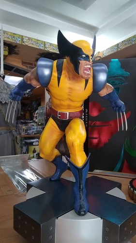 Wolverine statue sideshow - wolverine,