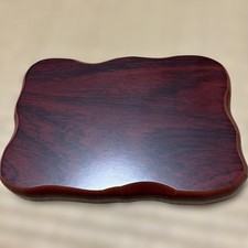 Vaso in legno rosso scuro