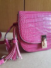 Borsa a tracolla donna in similpelle fucsia effetto coccodrillo chiusura a clip