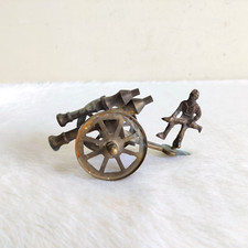 Vintage a Mano Ottone Guerra