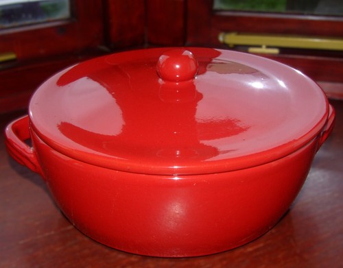 Una grande casseruola - , con