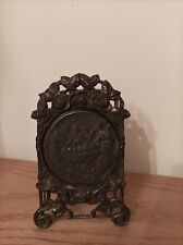 Antica icona in bronzo con Maria Bambina