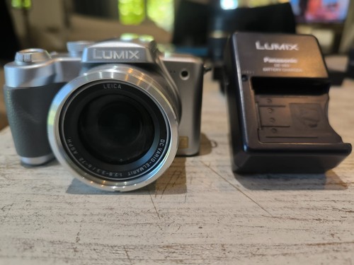 Panasonic dmc fz5 - dmc-fz5, chargeur