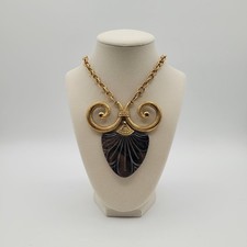 COLLANA CIONDOLO INTAGLIATO