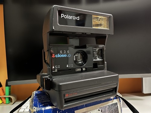 Polaroid 636 close macchina - close,
