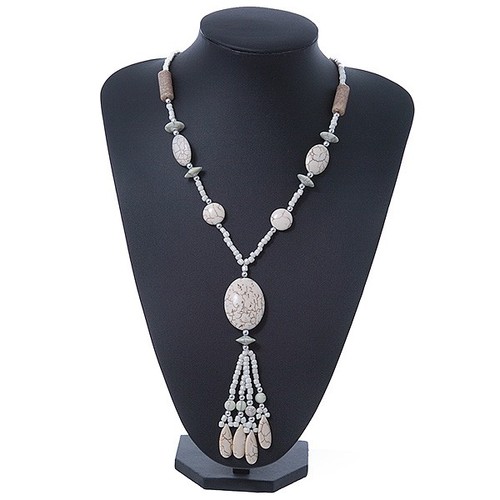 Collana lunga antica - , in
