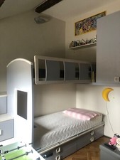 cameretta a ponte usata, grigio dettagli bianchi 