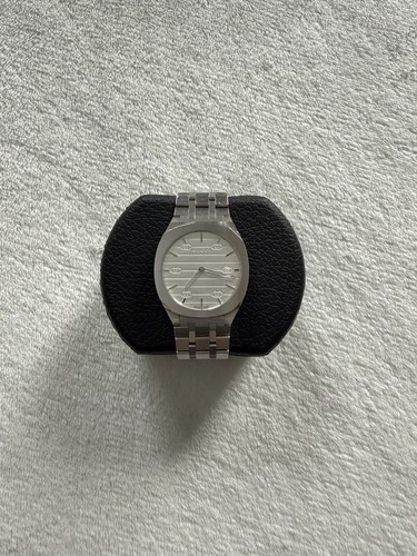 Gucci 25h 34mm ref ya163402 - gucci,