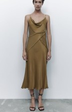 Splendido abito nuovo con
