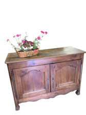 Antico mobile credenza a due ante in noce Epoca 700 Alta Savoia