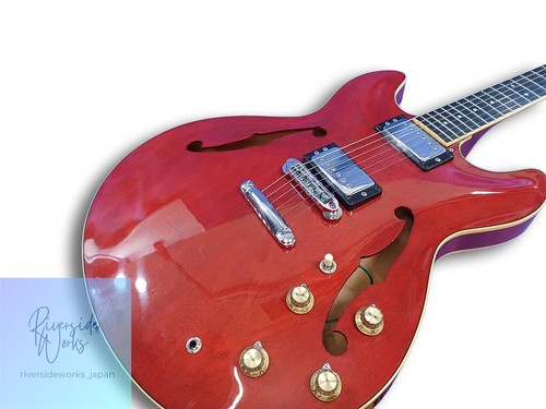 Chitarra elettrica semivuota