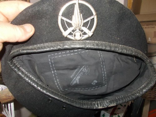 Basco militare con fregio - militare, 11