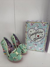 Scarpe con tacco alto