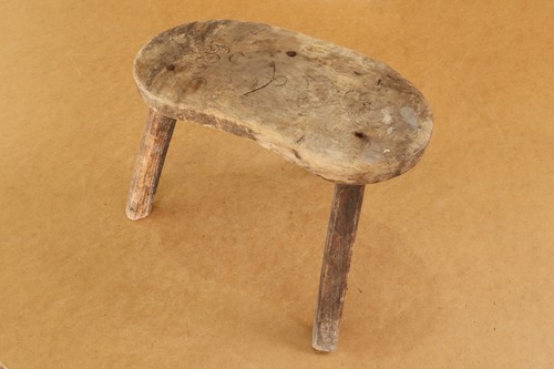 Vecchia antica sedia sgabello