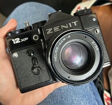 Zenit 12XP + Helios-44M-4 58mm f/2 USSR con Custodia e Tracolla – Da Testare