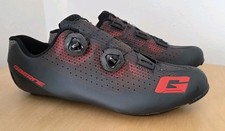 Scarpe da ciclismo su strada