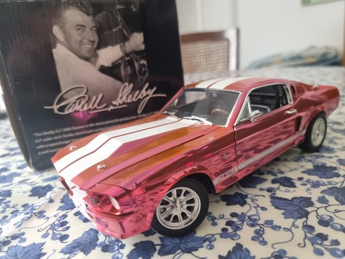 Shelby collectibles - 1:18,