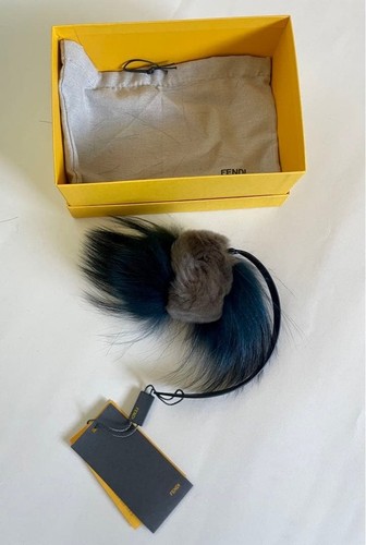 Fendi borsa charm pelliccia - fendi,