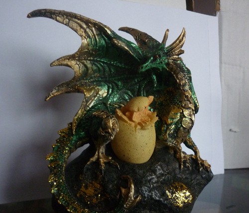 Drago avalon con cucciolo - avalon,