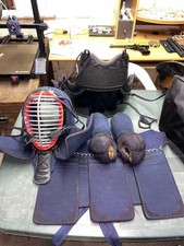 ARMATURA KENDO BOGU MEN DO KENDOKA KOTE TARE KEN SHINAI KENJUTSU TENUGUI SAMURAI