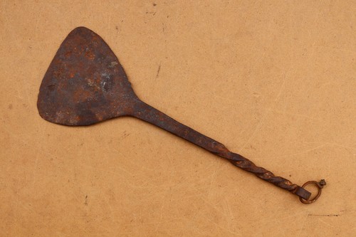 Antico cucchiaio paletta